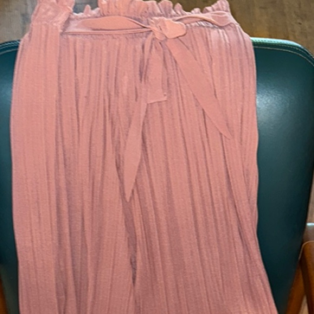 Elegant Mauve Pleated Women's Pants Size 2